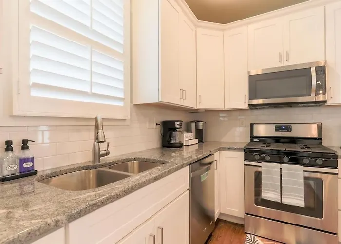 New Amazing 4Br Suite* Hot Tub *2 Mi To Music City