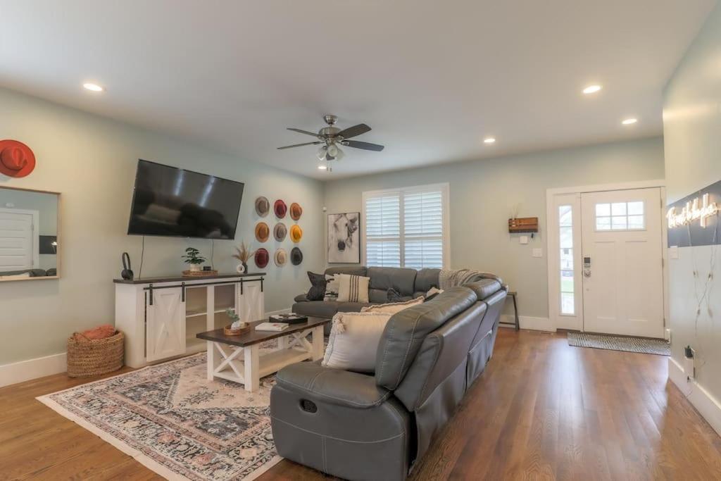 New Amazing 4br Suite* Hot Tub *2 Mi To Music Nashville