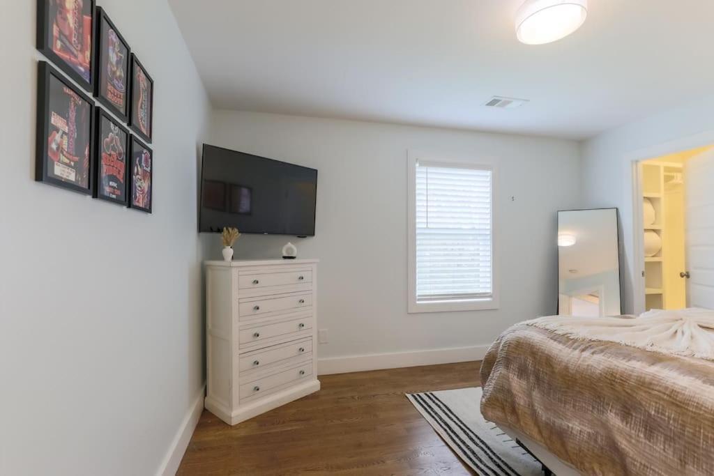 Сasa de vacaciones New Amazing 4br Suite* Hot Tub *2 Mi To Music Nashville